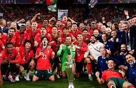 斗鱼官方下载-国际比赛日瓦伦西亚调整名单以备欧超杯，战术微调环节打磨，悬念犹存，赛季目标并未改变(欧超杯是什么比赛)